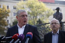 Niedermüller péter szerint a júliusi jogszabálymódosítás után az önkormányzatoknak jelenleg csak a kiadás időbeli korlátozására van. Index Belfold Gyurcsany Olyan Vilagot Szeretnenk Ahol Akkor Is Vigyazunk Rad Ha Nem Vagy Feher Kereszteny Es Heteroszexualis