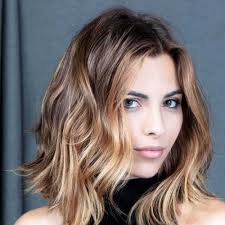 Meraviglioso il bob nella versione corta e media (ovvero il caschetto che . Capelli 2021 Medi Lunghi E Corti Per I Mesi Freddi Ecco La Nuove Tendenze Moda Per La Frangia Le Acconciature E I Colori Piu Cool E Trendy Blogromaislove