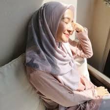 10,648 likes · 6 talking about this. Hijrah Ke Negeri Jiran Begini Perubahan Gaya Hijab Laudya Cynthia Bella