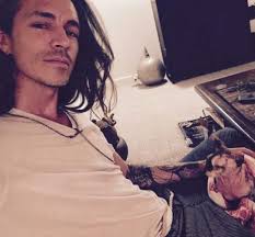 Hi everyone! I just rejoined the group a few day's ago! 😎 I just wanted to  share one of my favorite live performances! I'm sure many of you would  agree Pantomime is