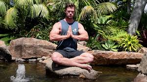 Photos, family details, video, latest news 2021 on zoomboola. Chris Hemsworth Attempts And Fails To Show You How To Meditate In These Funny Videos Geektyrant