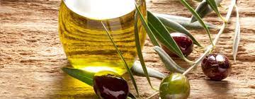 Sapevi che la maggior parte della maionese che trovi in commercio contiene conservanti, coloranti e aggiungi sempre a filo l'olio di oliva, o di semi, dando il tempo all'emulsione di creare i legamenti tra le particelle. Preparare L Olio Fatto In Casa Con Un Frantoio Domestico Siquri Com Store