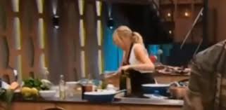 Scroll down and check out her short and/or medium dyed blonde hairstyles & haircuts. Masterchef Celebrity Claudia Fontan Recogio Otra Vez Comida Del Piso Canal 9 Televida Mendoza