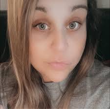 Melissa Gallup's Instagram, Twitter & Facebook