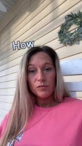 Tabatha Hopkins's Instagram, Twitter & Facebook