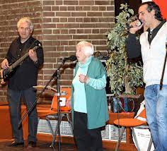 Eine kontextualisierung zur musikrichtung hiphop. Esther Bejarano Und Microphone Mafia Auf Tournee In Kuba Amerika21