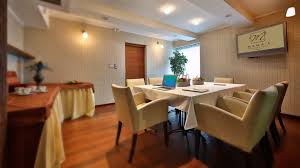 Norfolk oak and oak veneer small extending dining table and 4 chairs. Page 368 Kongres Europe Events And Meetings Industry Magazine