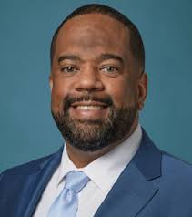 Martin Elam's Instagram, Twitter & Facebook