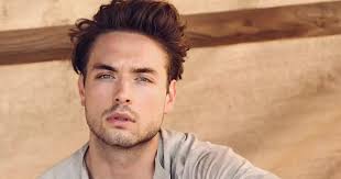 Model Simon Fuchs: Pfälzer Schönheit kommt an