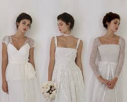 Abiti da sposa in stile principessa con sovrapposizioni di strati nelle gonne e corpetti dagli scolli a cuore e profondi, sensuali e comodi al contempo, delicati pizzi e applicazioni in strass cucite a mano. La Mia Collezione Sposa 2021 Ogni Abito E Una Dedica Alle Donne Di Oggi