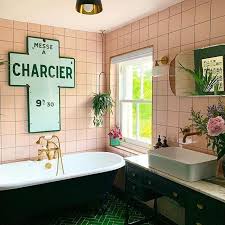Apartment Therapy On Instagram Pink And Green With Envy Over This Bathroom Green Tile Bathroom Pink Bathroom Tiles Green Bathroom