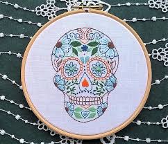 Création point de croix, le seul magazine 100% création française point de croix ! Kit De Broderie Traditionnelle Tete De Mort Mexicaine Broderie Debutant Kit A Broder Tut Art De Cerceau De Broderie Kits De Broderie Modele De Broderie