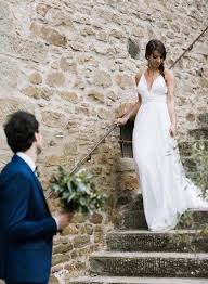 First Look Hochzeit Foto C Duepunti Wedding Photography Firstlook Hochzeitsbilder Brautp Wedding Photography Tips Wedding Photography Poses Wedding Photos