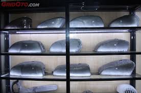 Musim hujan waspada tangki motor sport kemasukan air gridoto com enggak seperti motor tangki motor bocor ini 3 penyebabnya plus solusi ampuh penyebab tangki motor gampang jual tangki trail crf150 plastik kota bandung kabisamx. Tempat Pembuatan Tangki Motor Custom Pecinta Dunia Otomotif