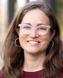 Tara Lunde's Instagram, Twitter & Facebook