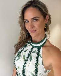 Cara Sargent's Instagram, Twitter & Facebook