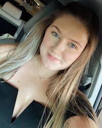 Molly Meeks's Instagram, Twitter & Facebook