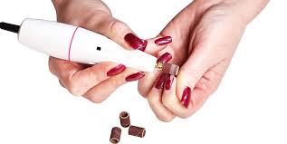 La résine, apparue dans les années 1980, a satisfait de si vous tardez trop à faire vos soins, vous encourrez le risque de faire décoller la résine ou le gel de vos. Comment Retirer Des Faux Ongles En Gel Et En Resine