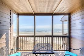 beautifully oceanfront condo with