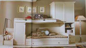 Quante volte vi siete ritrovati a dover rinunciare a un armadio capiente? Cameretta Classica Con 3 Letti A Soppalco Patinato Avorio Eur 1 499 00 Cameretta Divano Letto Mobili