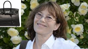 La chanteuse et actrice jane birkin a demandé à la maison de luxe hermès de débaptiser le mythique sac en crocodile portant son nom, l'un des plus chers au monde, dénonçant des «pratiques cruelles». Hermes Repond A Jane Birkin Apres Son Coup De Gueule Contre Les Sacs Birkin En Crocodiles Femme Actuelle Le Mag