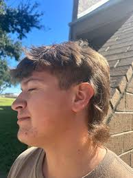 Hello, beautiful people. My name is Julia Sanders. I'm currently a student  at eastern Florida cocoa. As I approach the final stages of my cosmetology  school journey, I'm excited to build my