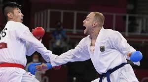 The first such event was the cotswold games or cotswold olimpick games, an annual meeting near chipping campden, england, involving various sports. Y1g2doogvfakcm