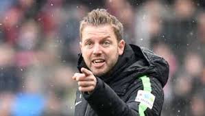 Er rettete werder vor dem abstieg, machte den einige wenige journalisten nickten dem trainer freundlich zu, nicht jeder davon besaß damals schon. Trainer Kohfeldt Verlangert Bei Werder Bremen Fussball