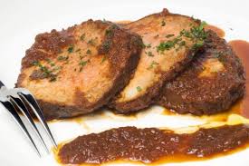 Dejamos reposar la carne con el aderezo durante media hora para que se impregne de sabor. Receta De Redondo De Ternera Asado Para Navidad Informe21 Com