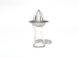 Rather than pressing the citrus, this reamer. What S The Best Citrus Squeezer Bon Appetit
