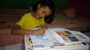 Gambar anak belajar di rumah. Cerita Ibu Rumah Tangga Ikut Aktif Saat Dampingi Anak Belajar Di Rumah