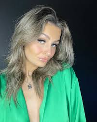 MEGAN ROBY (@_meganrobidoux) • Fotky a videá na Instagrame