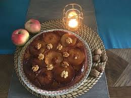 Gateau Renverse Aux Pommes Caramelisees Et Aux Noix En 2020 Gateau Renverse Pommes Caramelisees Recette Gateau