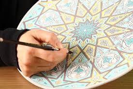 İdikut ve karahoçu'da yapılan kazılarda tapınakların zemin döşemelerinin mavi ve gri. Cini Sanati Burada Hayat Buluyor Netgaste