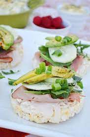 Open Face Rice Cake Sandwiches Breezy Bakes Recipe Rice Cakes Recipes Low Carb Lunch