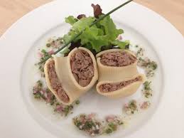 P Acirc Tes Lumaconis Farcis Au Boeuf Sauce Ravigote Filet De Boeuf Farci Alimentation Recette De Plat
