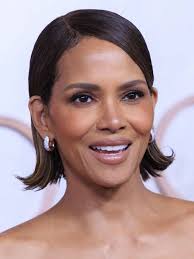 Los looks beauty de los Oscar 2025: iluminador en la punta de la nariz y  mucho fijador