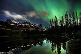 Northern Lights Over The Rocky Mountains Canada Northern Lights Rocky Mountains Aurora Borealis Northern Lights