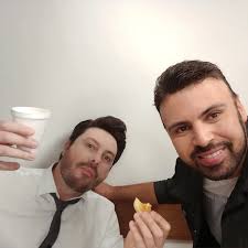 Nunca imaginei que minha arte chegaria tão longe! Hoje foi a gravação do  Programa The Noite e foi incrível! Ainda não sabemos a data da exibição,mas  avisarei quando eu souber a vocês