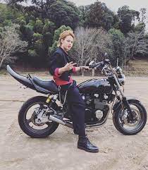 KAT-TUN・上田竜也にキュン死確定「ヤンキー片想い中」バイク乗り姿に沼る | 歌詞検索サイト【UtaTen】ふりがな付