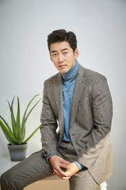 윤계상 결혼 여자친구 신부 아내 부인 나이 고향 키 학력 직업 뷰티사업가 화장품 대표 혼인신고 전여친 이하늬 결별 성유리 6년 (0): Ny B8mpiyx6u6m