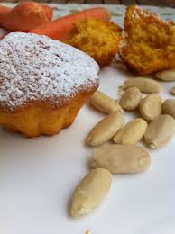 Se volete preparare una colazione alternativa o una merenda diversa per i vostri bambini (e non solo) dalle solite brioche confezionate ecco a voi una ricetta facile e veloce: Muffin Di Carote E Mandorle Mi Dai La Ricetta