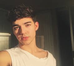 Why You Should Follow Beauty YouTuber Ben J. Pierce