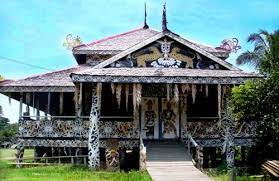Bahkan keunikannya juga bisa ditemui pada jumlah pintu. Fungsi Serta Keunikan Dari Rumah Adat Khas Provinsi Kalimantan Timur Media Pendidikan