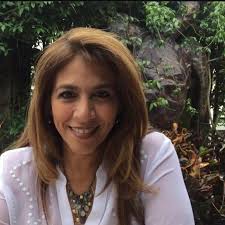 Ay mi amigo serio, que me le pasa? Tiene una carita como de tristeza, ni yo  que estoy esperando al monstruo Milton tengo esa cara,vamos,a sonreír un  poco que es para la