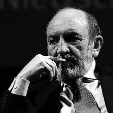 Allora invece di riempire le scuole di lavagne digitali, riempiamole di  letteratura, perché quello è il luogo eminente in cui impari i sentimenti.  Perché i sentimenti si imparano, non ce li hai