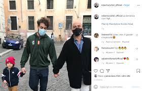 Roberto ciufoli è conosciuto soprattutto perchè fa parte del quartetto comico premiata ditta con pino insegno, tiziana foschi e francesca draghetti, che ha partecipato a roberto ciufoli è nato a roma il primo marzo del 1960, sotto il segno dei pesci; Roberto Ciufoli Chi E Carriera Vita Privata Premiata Ditta Isola Dei Famosi