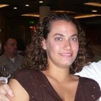 Lara Egan's Instagram, Twitter & Facebook