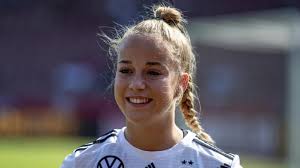 In diesem jahr steht für die nationalmannschaft erneut ein highlight auf dem programm: Fussball Giulia Gwinn Kehrt In Kader Der Dfb Frauen Zuruck Sport Sz De