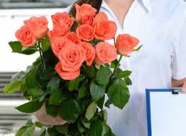 Giving Flowers Is One Of The Most Beautiful Things To Do To Please People Make Someone Feel Hap Flower Delivery Flower Bouquet Delivery Online Flower Delivery